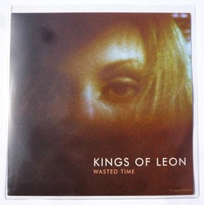Kings of Leon 的 Wasted Time 單曲 封面